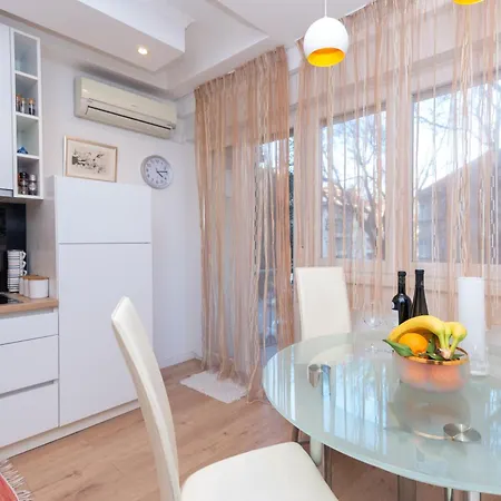 公寓 Cozy With Balcony In Center 斯普利特