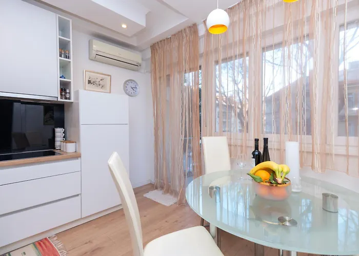 דירה Cozy With Balcony In Center ספליט