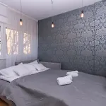 Cozy With Balcony In Center 스플리트
